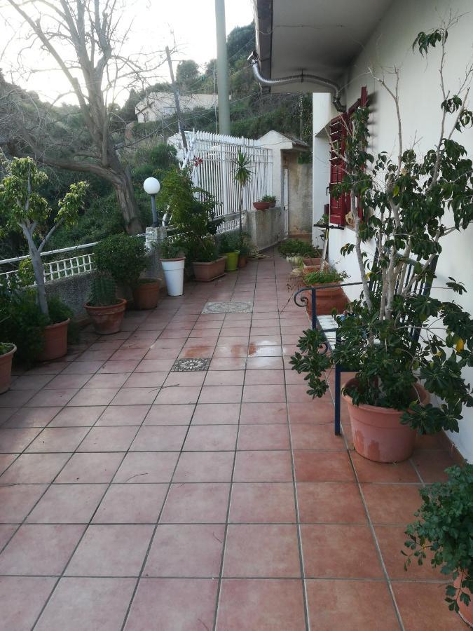 ホテル La Casa Delle Delizie メッシーナ エクステリア 写真