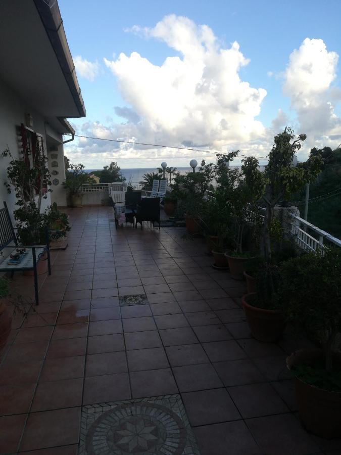 ホテル La Casa Delle Delizie メッシーナ エクステリア 写真